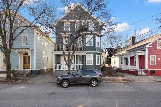 Primary Photo - 71 Marshall St