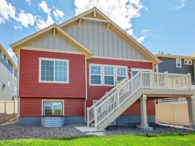 Building Photo - $3,295, 3 bed, 3 bath, located in Erie