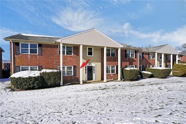 Building Photo - 70 Carroll Ave