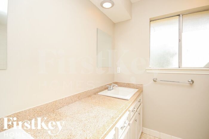 Building Photo - 4407 Deerfield Village Dr