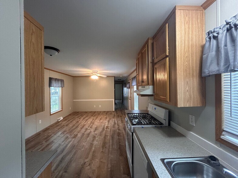 Building Photo - 4 Deer Run Pky
