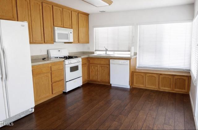 Building Photo - 1047 Village Square