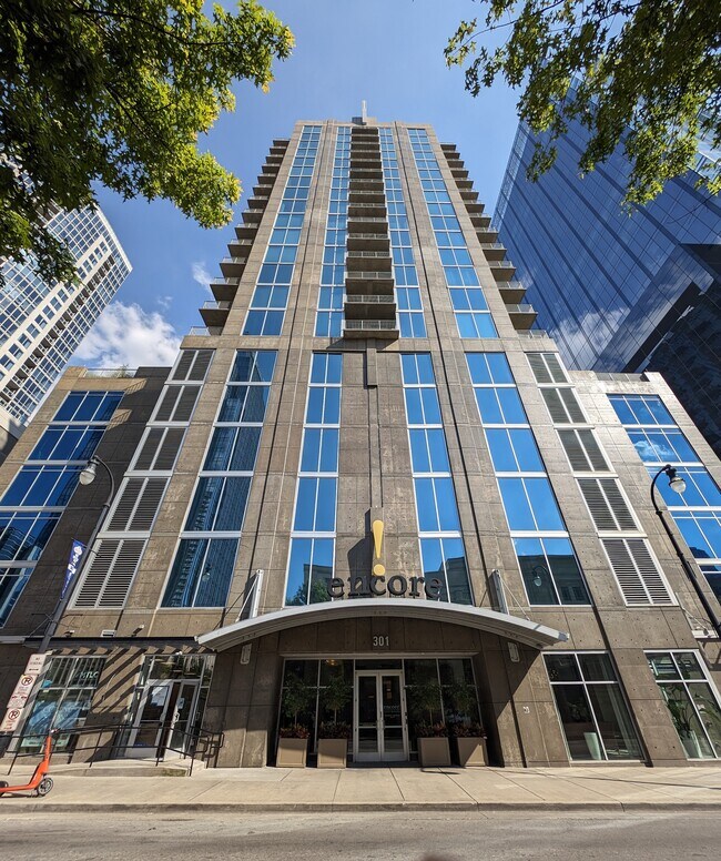 The Encore Luxury Condominums - 301 Demonbreun St