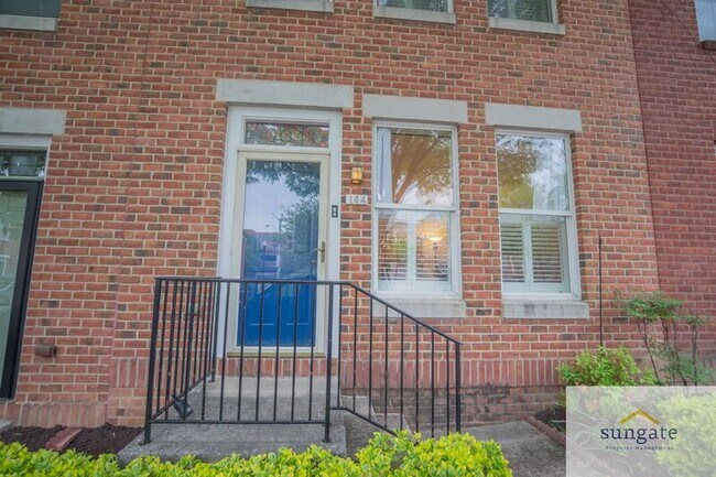 Building Photo - 104 N Dallas St