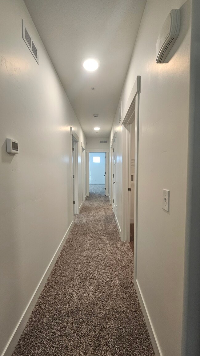 Building Photo - 13687 S Hanley Ln