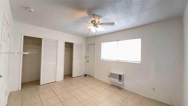 Building Photo - 4317 NE 21st Ave