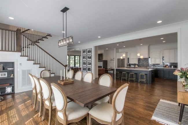 Building Photo - 4004 Lealand Ln