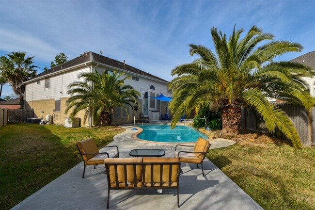 Building Photo - 10102 White Oak Trail Ln