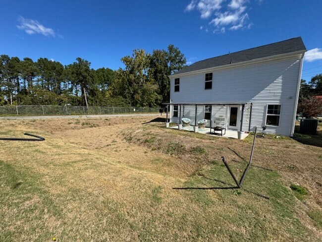 Building Photo - 3704 Stone St