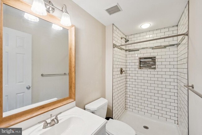 Building Photo - 5494 Prince William Ct