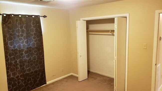 Building Photo - 1205 Anne Ave