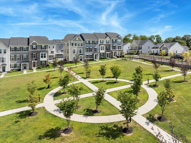 Building Photo - Beautiful 3B/2.5B Townhome in Downingtown ...