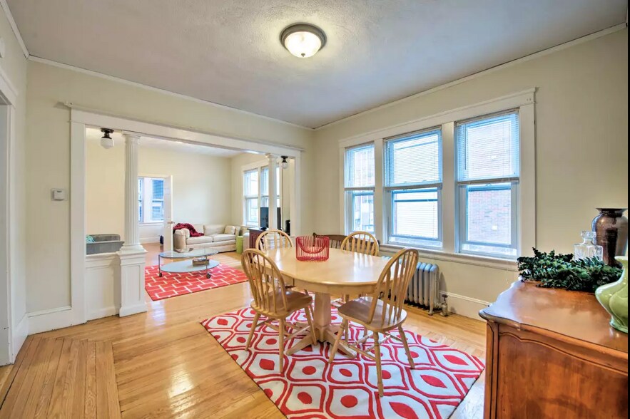 Building Photo - 34 Pembroke Ave