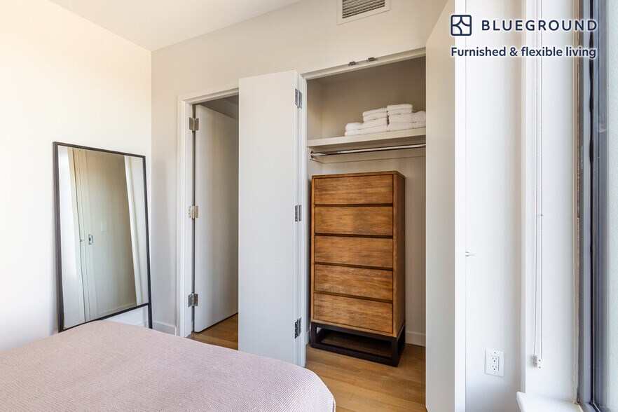 Building Photo - 515 East 86th St