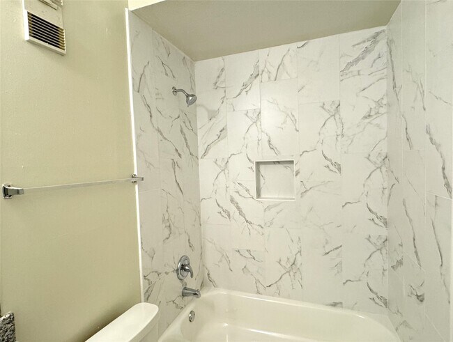 Building Photo - 6500 Harbor Town Dr