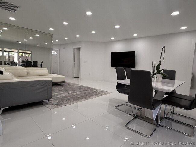 Building Photo - 9599 Stones River Park Way