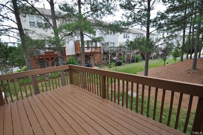 Building Photo - 701 Sutter Gate Ln