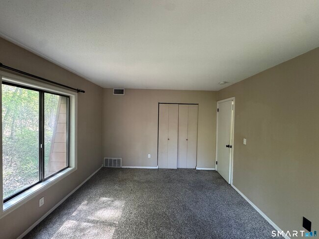 Building Photo - 95 Woodsedge Dr