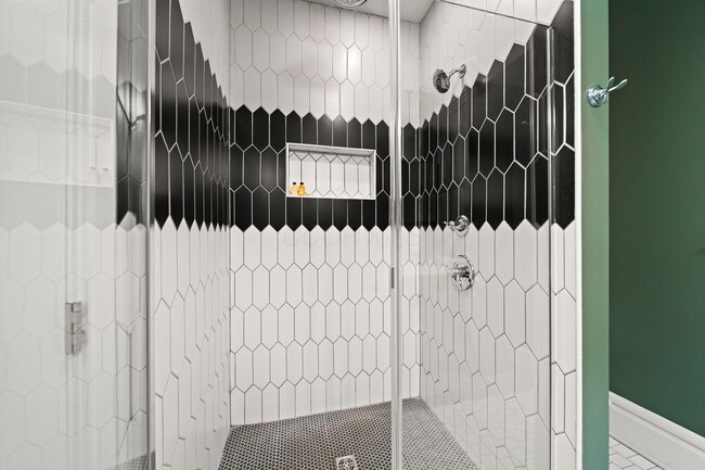 Building Photo - 503 S 3rd St