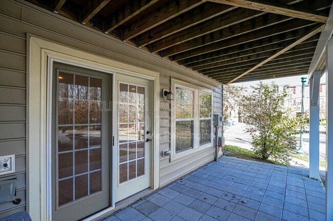 Building Photo - 23515 Forest Haven Way