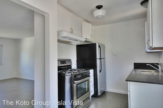 Building Photo - 2 br, 1.5 bath Apartment - 6591 Seville