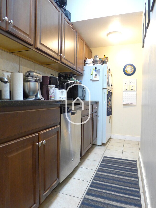 Building Photo - 37 Delle Ave