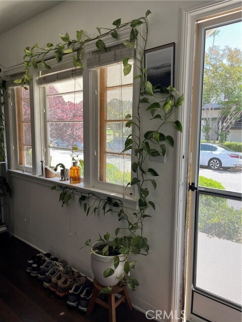 Building Photo - 36 Parkwood Dr