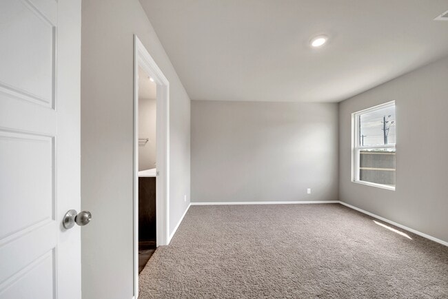 Building Photo - 7522 E 160th Pl S