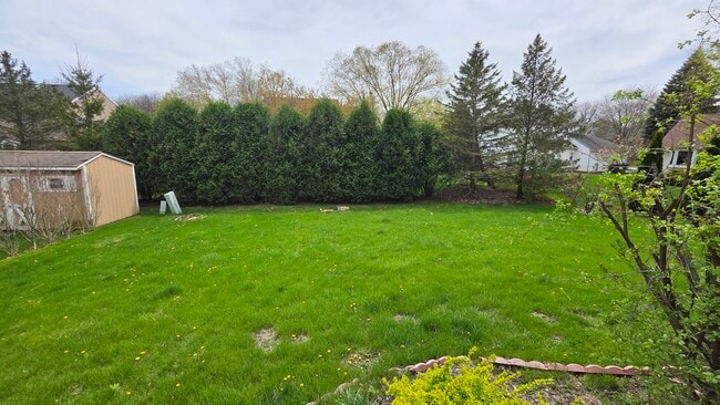 Building Photo - 2343 Glenmoor Dr