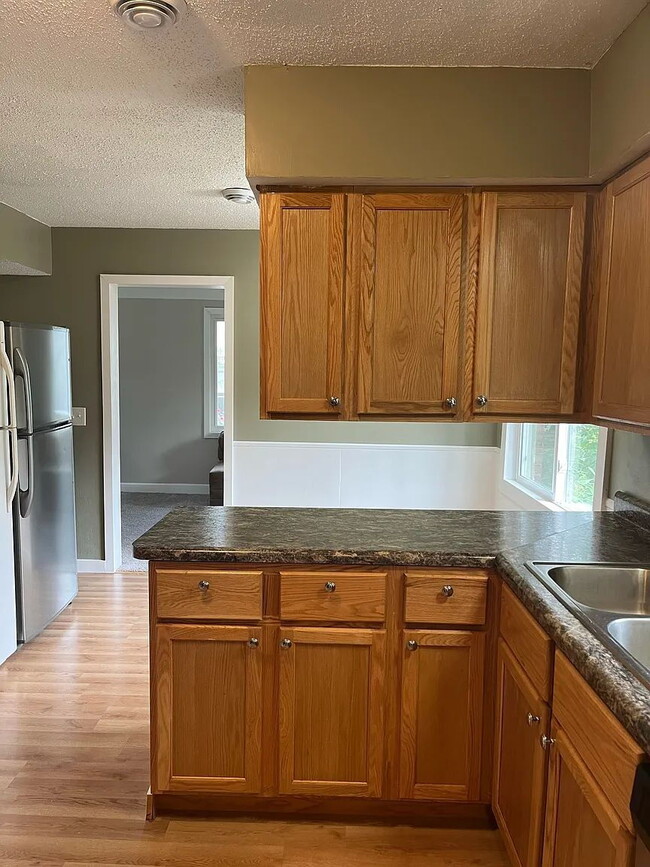 Building Photo - Spacious 4BR/3BA Home w/ Bonus Room, Porch...