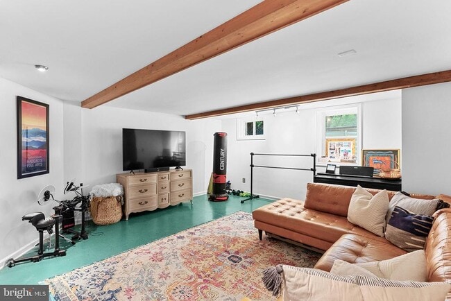 Building Photo - 521 S. Nursery Ave.