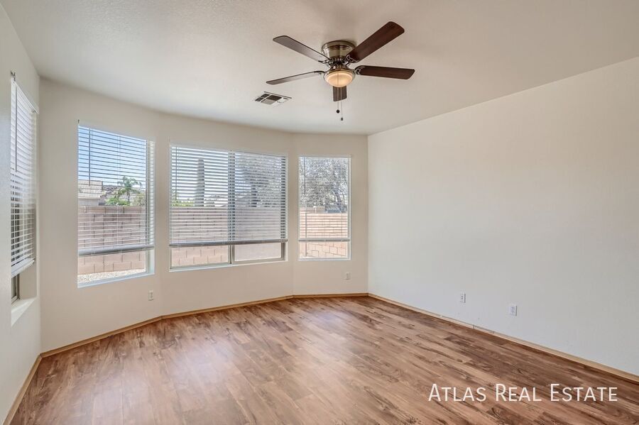 Building Photo - 9213 N Desert Earth Pl