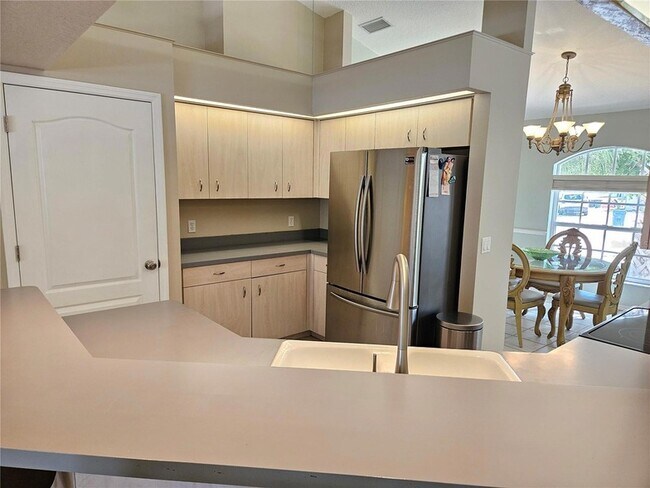 Building Photo - 1180 Palmetto Dr