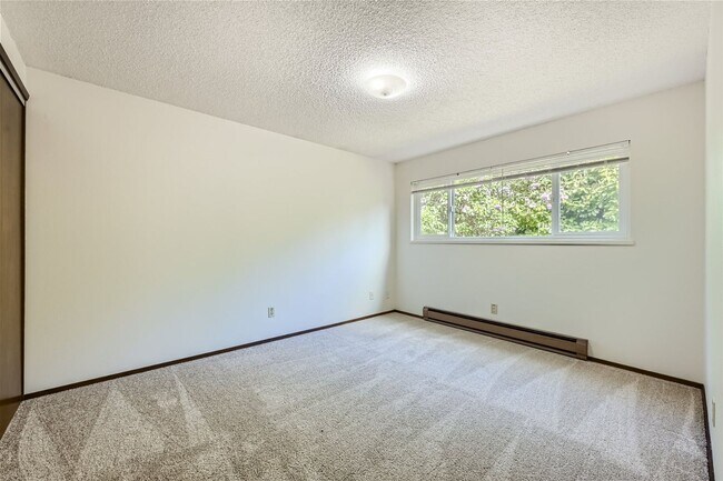 Building Photo - 10708 Stone Ave N