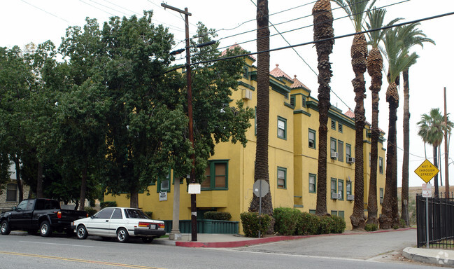 Building Photo - 133 N I St
