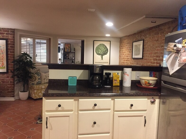 Building Photo - 1012 Park Rd NW