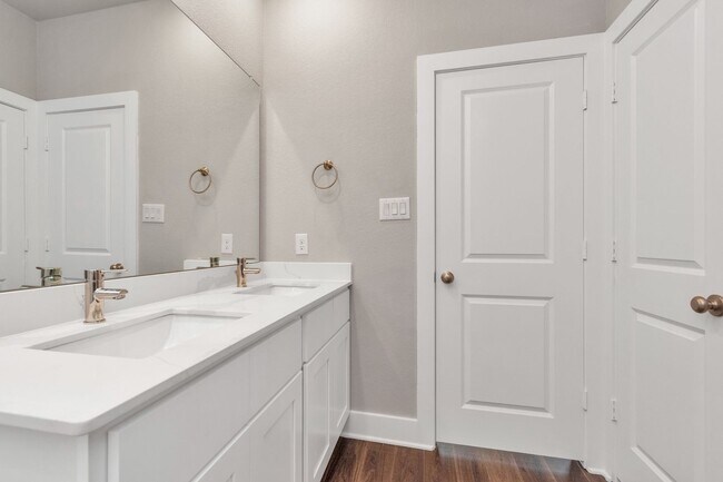Building Photo - The Maple – Spacious Design, Exceptional L...