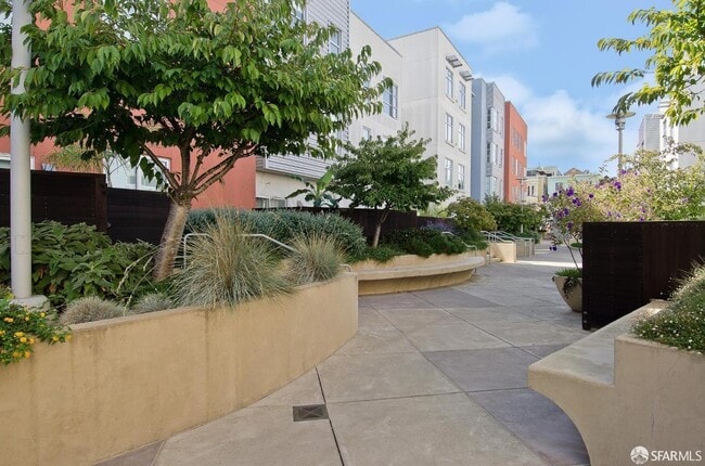 Building Photo - 451 Kansas St