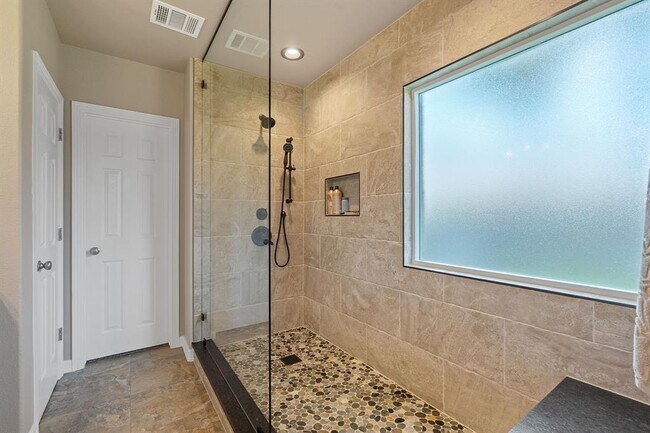 Building Photo - 2634 Plantation Dr