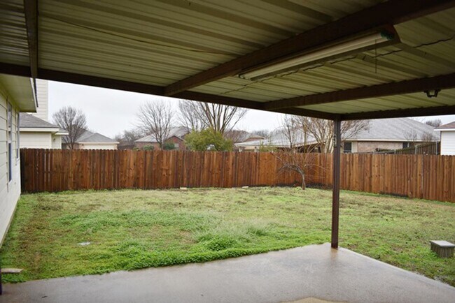 Building Photo - AVAILABLE NOW - Charming 3 Bed Home in Denton | Open Layout, Fireplace, Large Backyard