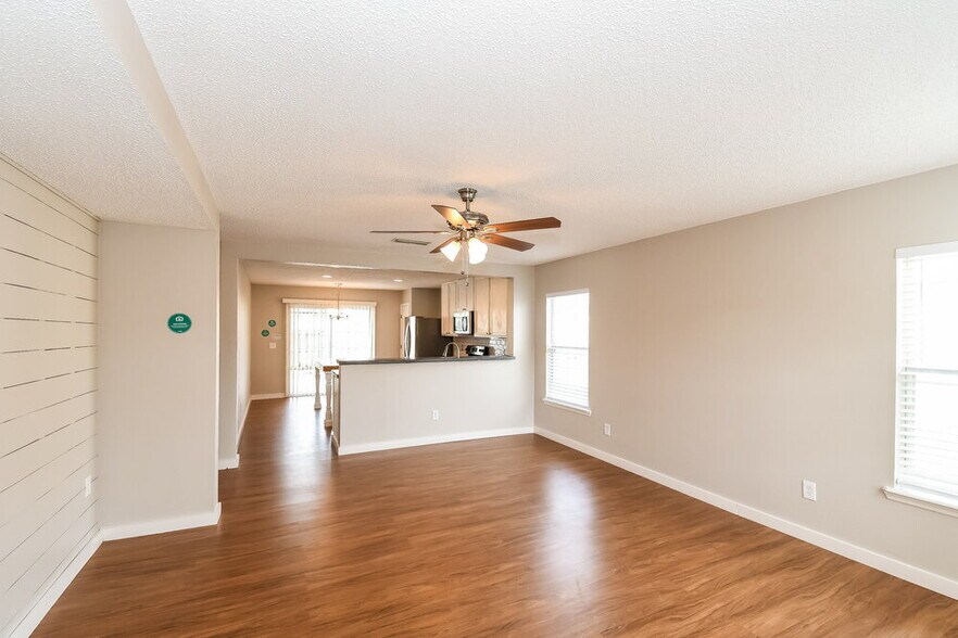 Building Photo - 1181 Summer Bluff Rd