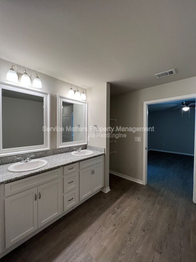 Building Photo - 3214 Electra Dr