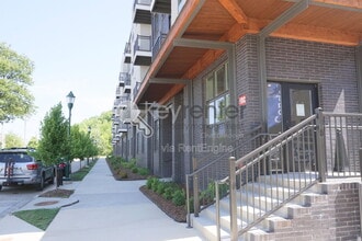 Building Photo - 782 Riverfront Pkwy