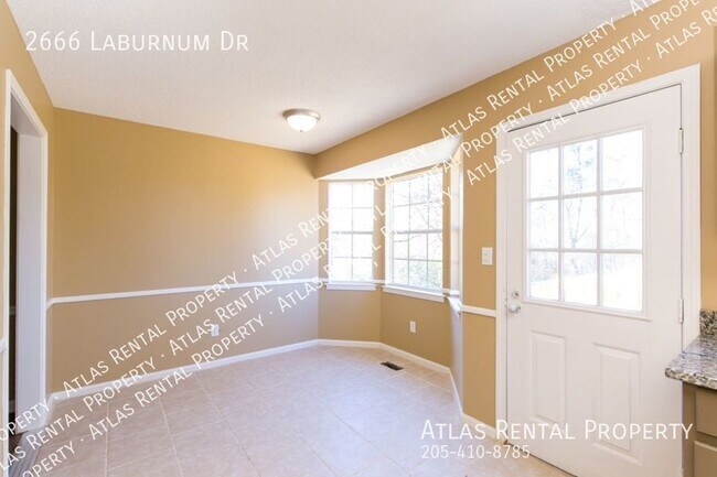 Building Photo - 2666 Laburnum Dr