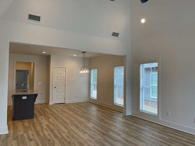 Building Photo - 2BR TWIN HOME IN OPELIKA