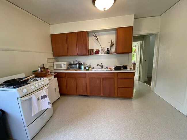 Building Photo - $1,300 | 1 Bedroom, 1 Bathroom Duplex | No Pets | Available for an August 12th, 2026 Move In!