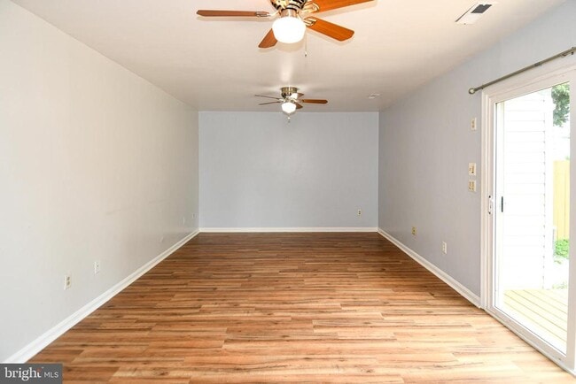 Building Photo - 6125 Trident Ln