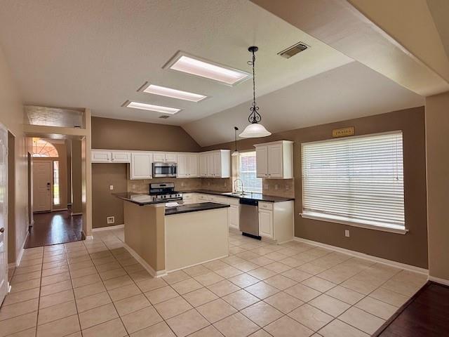 Building Photo - 1826 Oak Lodge Dr