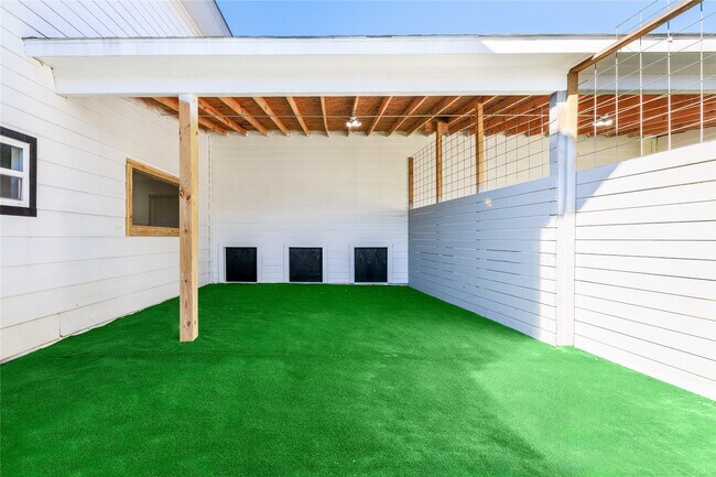 Building Photo - 12826 Hill Dr