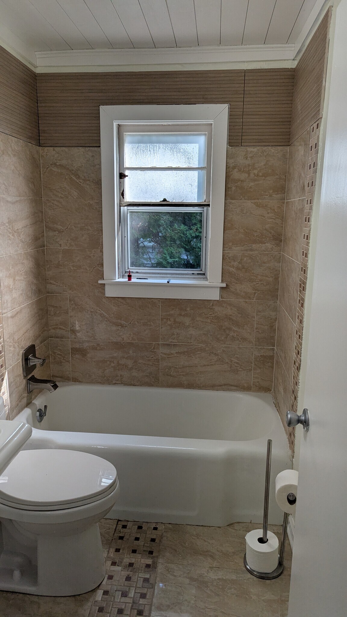 Bath - 2229 Winnebago St